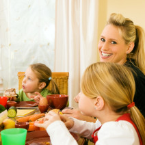 spend time with your family dinner time is important inspireconversation.com